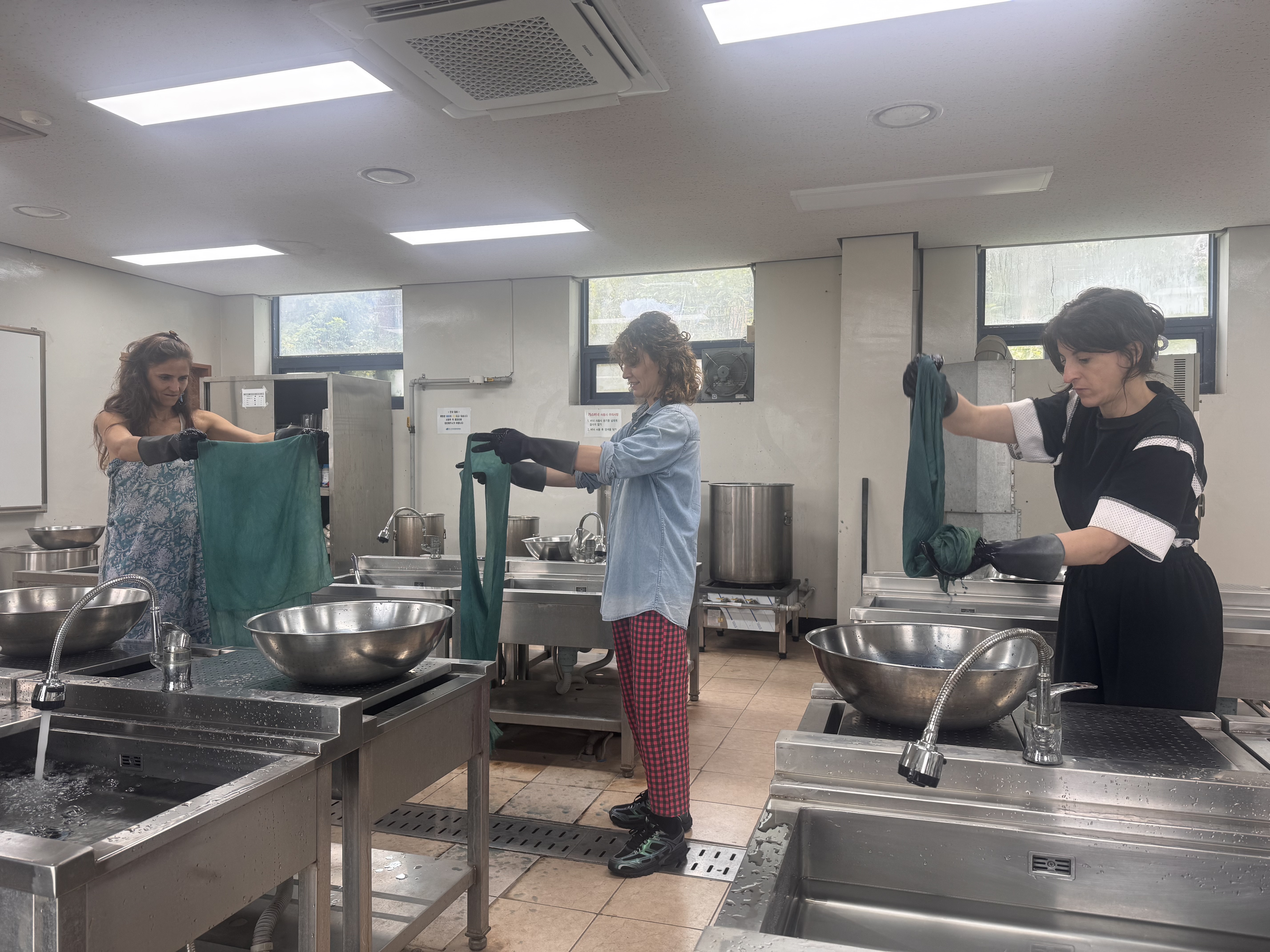 한국천연염색박물관 방문 및 체험(Visit to the Korea Natural Dyeing Museum & Natural Dyeing Experience) (2)